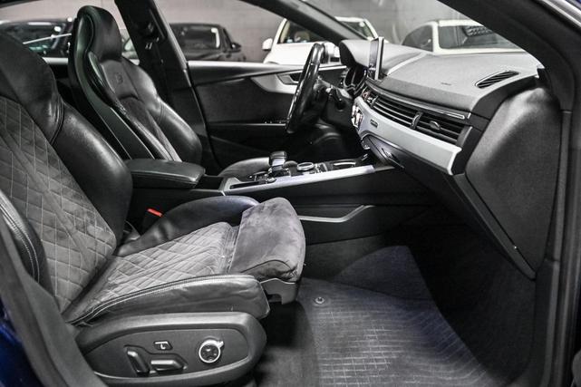 Photo of 2018 Navarra Blue Metallic Audi S5