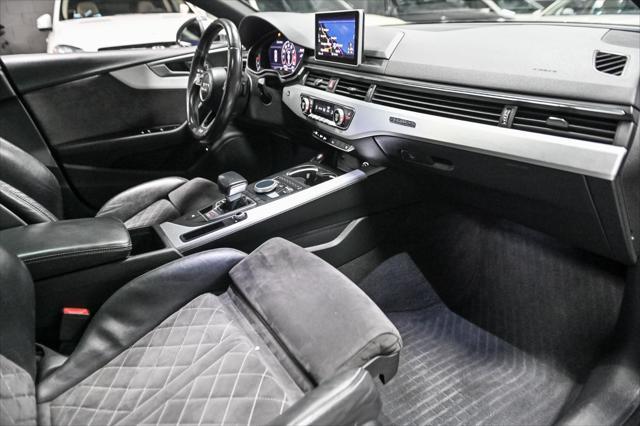Photo of 2018 Navarra Blue Metallic Audi S5