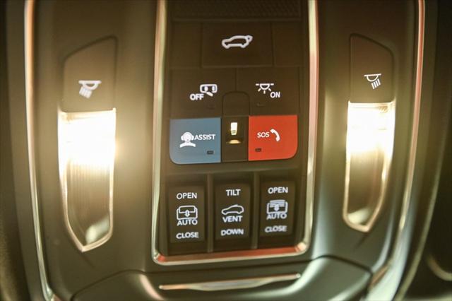 Photo of 2024 Diamond Black Crystal Pearlcoat Jeep Wagoneer S