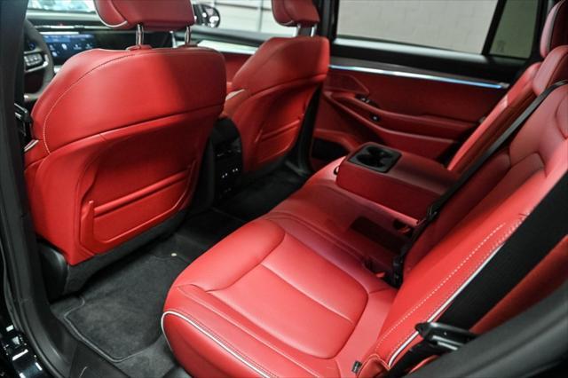 Photo of 2024 Diamond Black Crystal Pearlcoat Jeep Wagoneer S