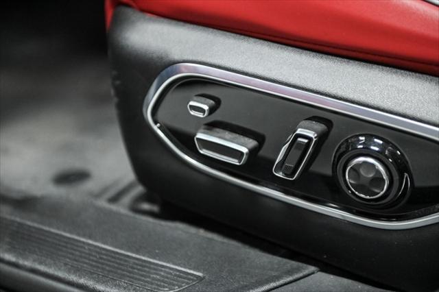 Photo of 2024 Diamond Black Crystal Pearlcoat Jeep Wagoneer S