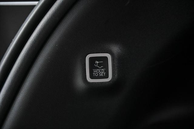 Photo of 2024 Diamond Black Crystal Pearlcoat Jeep Wagoneer S