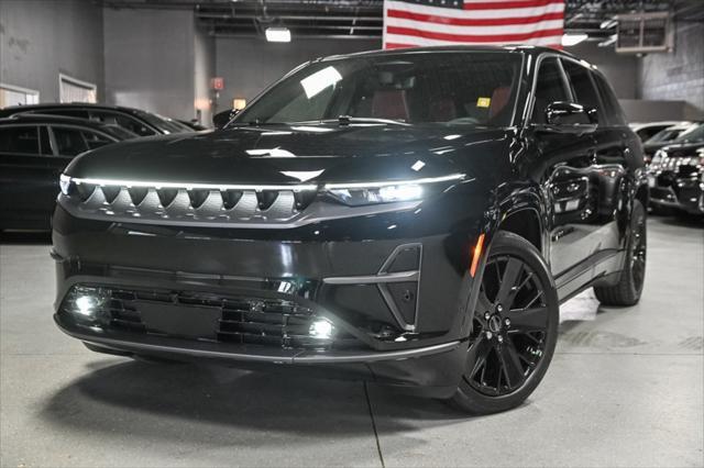 Photo of 2024 Diamond Black Crystal Pearlcoat Jeep Wagoneer S