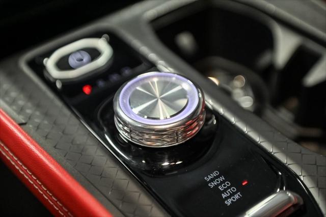 Photo of 2024 Diamond Black Crystal Pearlcoat Jeep Wagoneer S