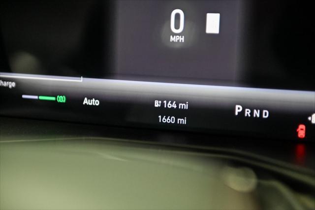 Photo of 2024 Diamond Black Crystal Pearlcoat Jeep Wagoneer S