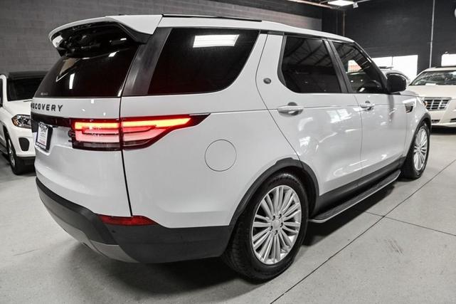Photo of 2018 Fuji White Land Rover Discovery