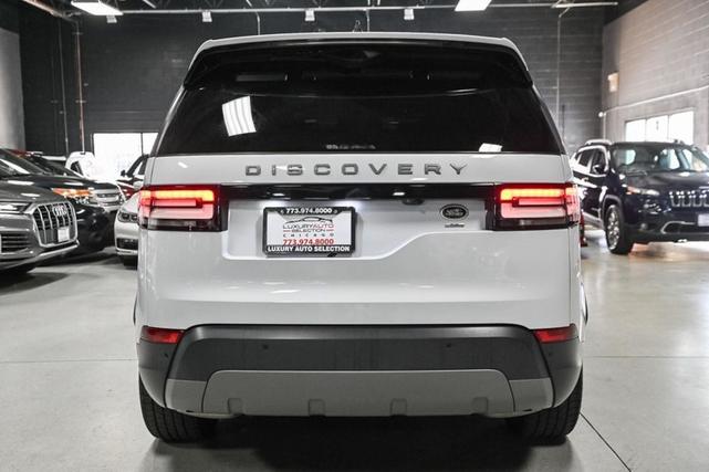 Photo of 2018 Fuji White Land Rover Discovery