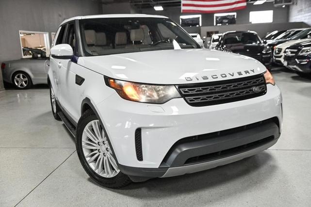 Photo of 2018 Fuji White Land Rover Discovery
