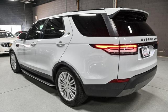 Photo of 2018 Fuji White Land Rover Discovery