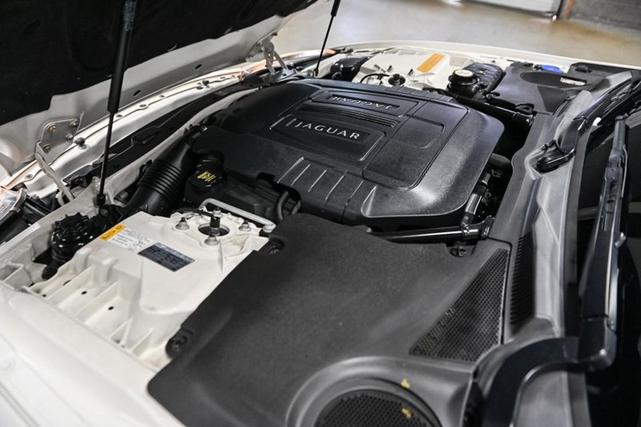 Photo of 2010 Cashmere Gold Jaguar XK