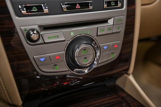 Photo of 2010 Cashmere Gold Jaguar XK