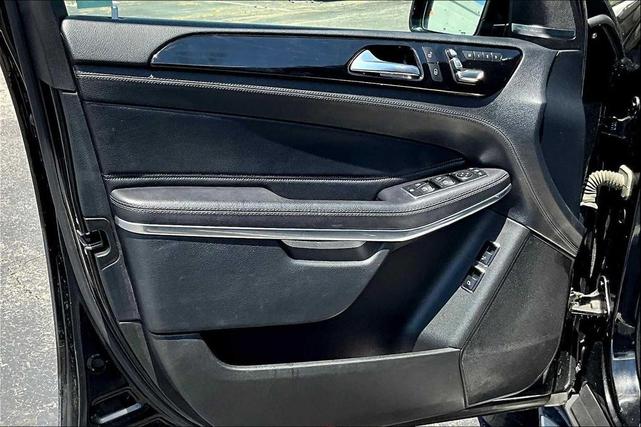 Photo of 2018 Black Mercedes-Benz GLS 550