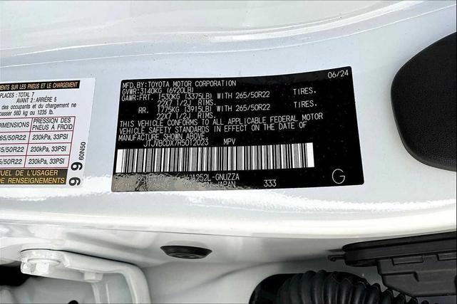 Photo of 2024 Eminent White Pearl Lexus GX 550