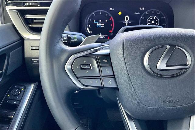 Photo of 2024 Eminent White Pearl Lexus GX 550