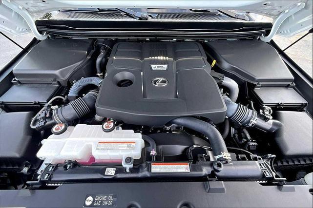 Photo of 2024 Eminent White Pearl Lexus GX 550
