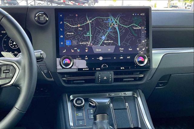 Photo of 2024 Eminent White Pearl Lexus GX 550