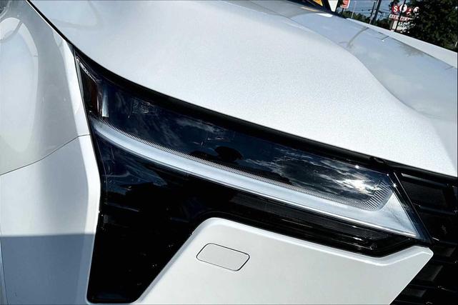 Photo of 2024 Eminent White Pearl Lexus GX 550