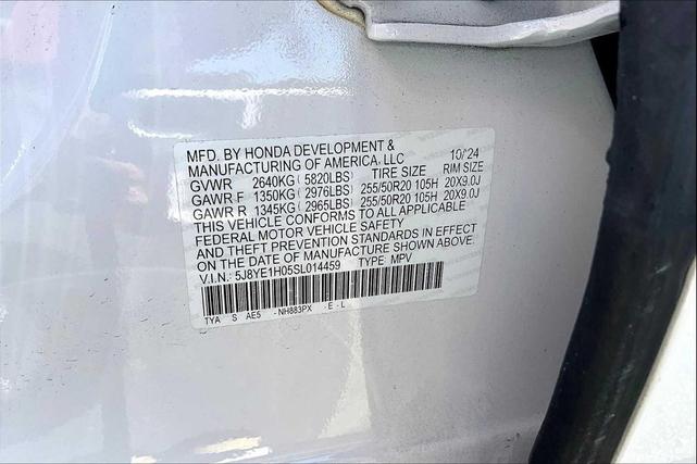 Photo of 2025 Platinum White Pearl Acura MDX