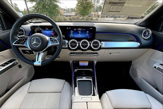 Photo of 2025 Polar White Mercedes-Benz GLB 250
