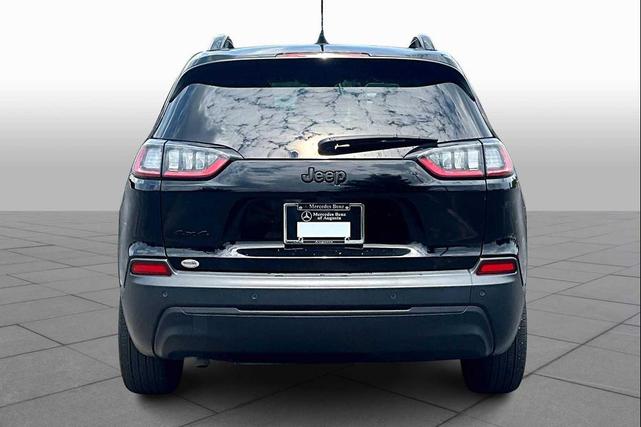 Photo of 2023 Diamond Black Crystal Pearlcoat Jeep Cherokee