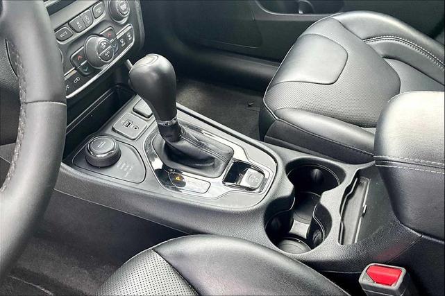 Photo of 2023 Diamond Black Crystal Pearlcoat Jeep Cherokee