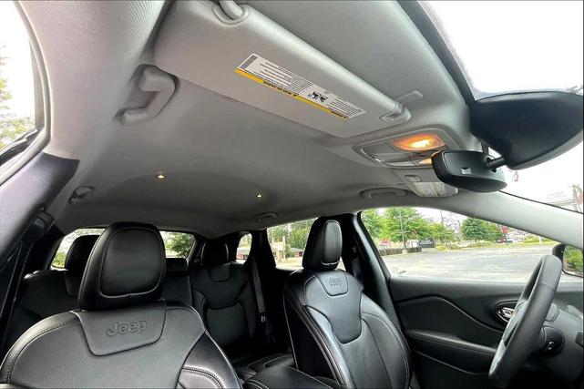 Photo of 2023 Diamond Black Crystal Pearlcoat Jeep Cherokee