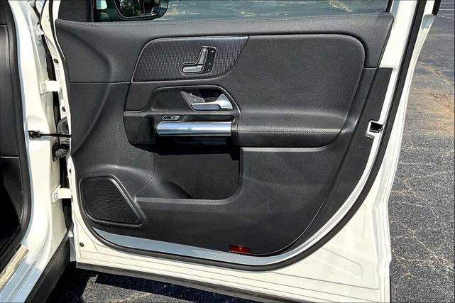 Photo of 2021 Polar White Mercedes-Benz GLA 250
