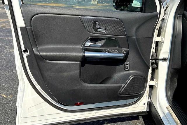 Photo of 2021 Polar White Mercedes-Benz GLA 250