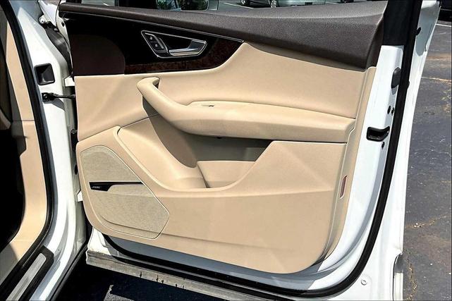 Photo of 2018 WHITE Audi Q7