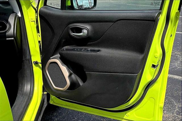 Photo of 2017 Hypergreen Clearcoat Jeep Renegade