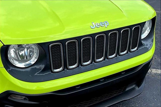 Photo of 2017 Hypergreen Clearcoat Jeep Renegade