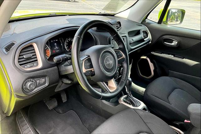 Photo of 2017 Hypergreen Clearcoat Jeep Renegade