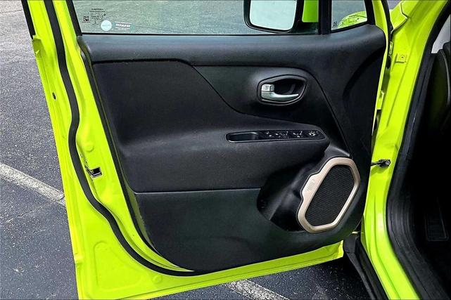 Photo of 2017 Hypergreen Clearcoat Jeep Renegade