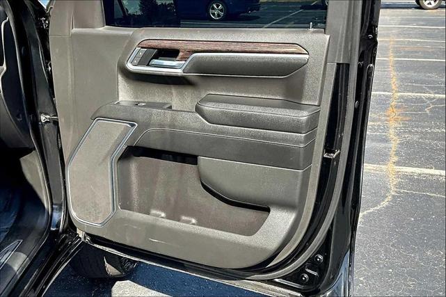 Photo of 2022 Onyx Black GMC Sierra 1500