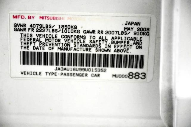Photo of 2009 White Mitsubishi Lancer