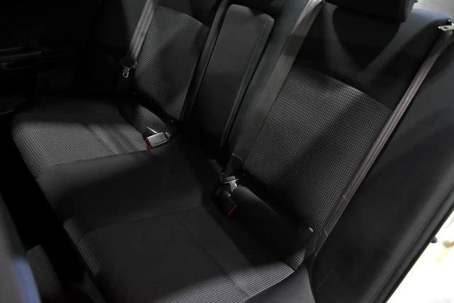 Photo of 2009 White Mitsubishi Lancer