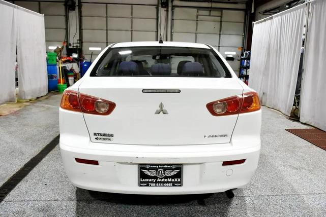 Photo of 2009 White Mitsubishi Lancer