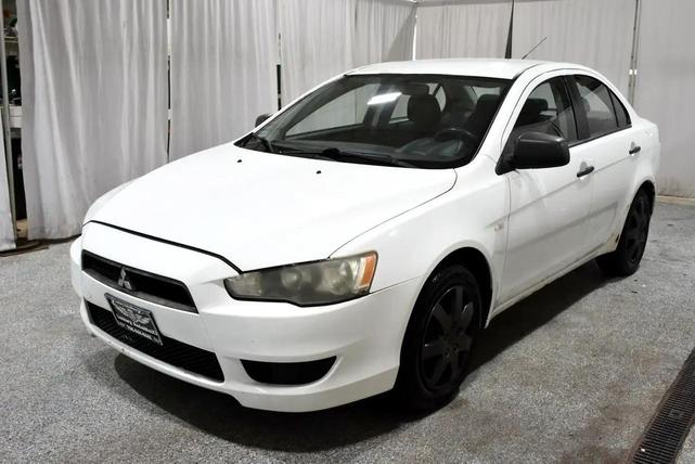 Photo of 2009 White Mitsubishi Lancer