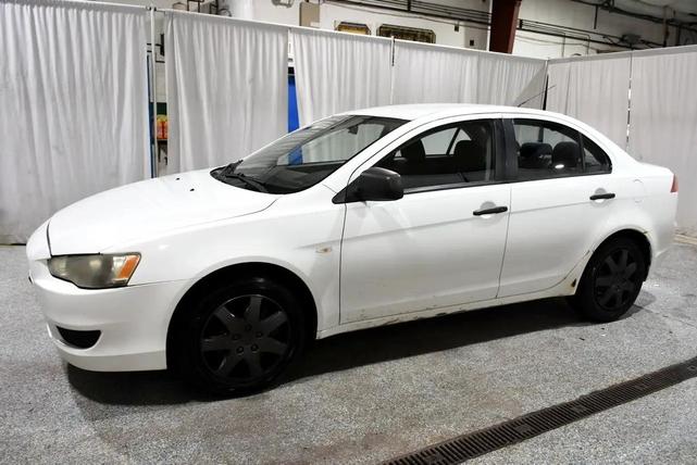 Photo of 2009 White Mitsubishi Lancer