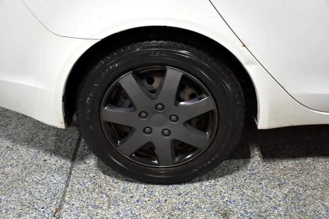 Photo of 2009 White Mitsubishi Lancer
