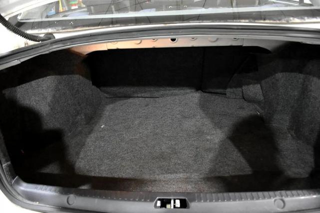 Photo of 2009 White Mitsubishi Lancer