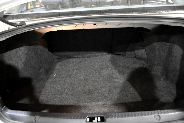 Photo of 2009 White Mitsubishi Lancer