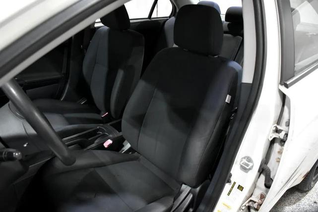 Photo of 2009 White Mitsubishi Lancer