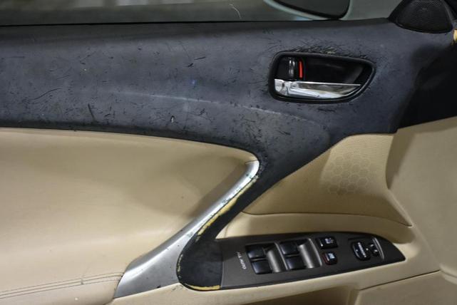 Photo of 2008 White Lexus IS 250