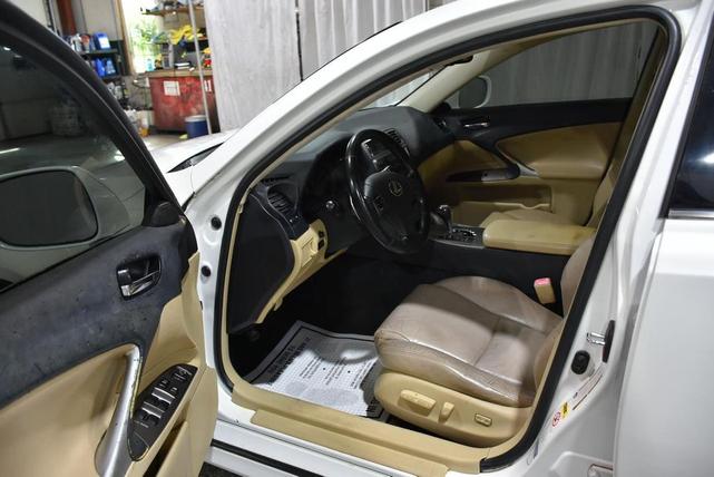 Photo of 2008 White Lexus IS 250
