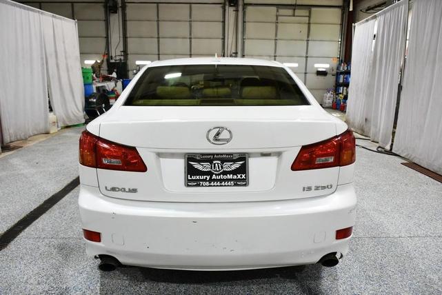 Photo of 2008 White Lexus IS 250
