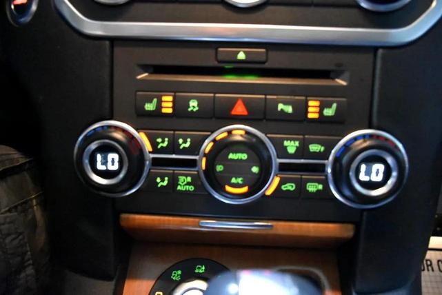Photo of 2010 Silver Land Rover LR4