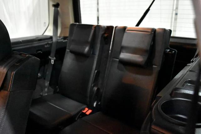 Photo of 2010 Silver Land Rover LR4