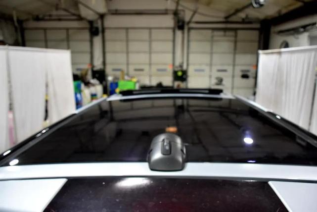 Photo of 2010 Silver Land Rover LR4