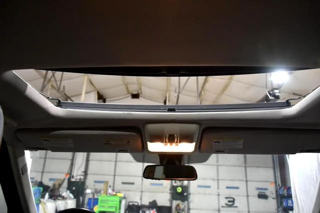 Photo of 2010 Silver Land Rover LR4